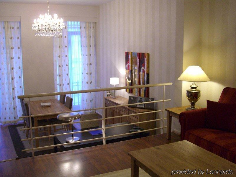 Thon Residence Florence Aparthotel Брюксел Екстериор снимка