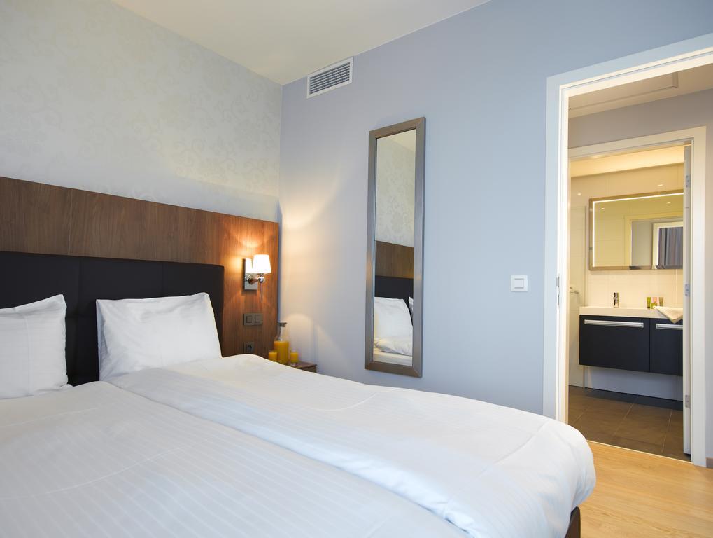 Thon Residence Florence Aparthotel Брюксел Екстериор снимка