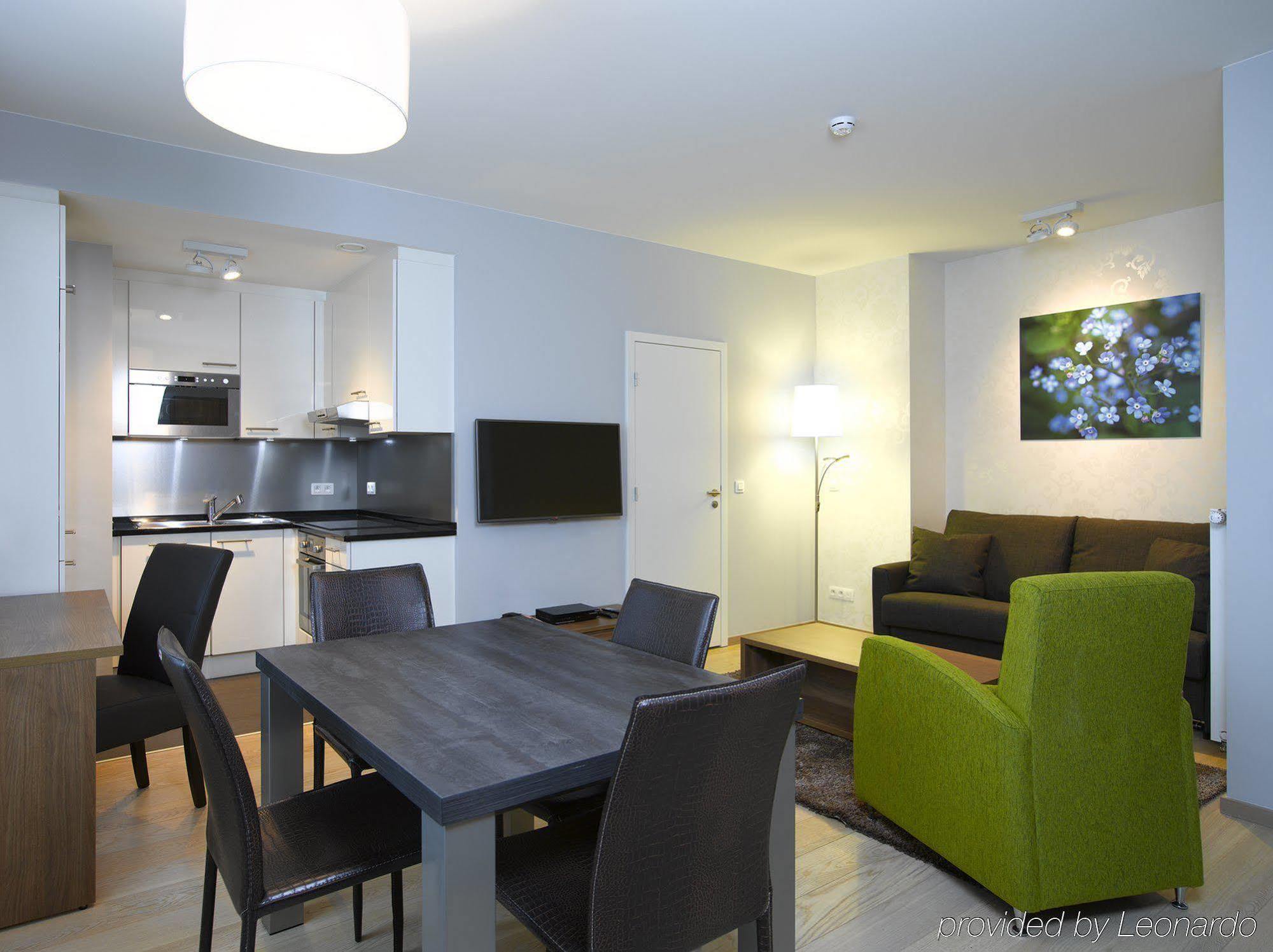Thon Residence Florence Aparthotel Брюксел Екстериор снимка