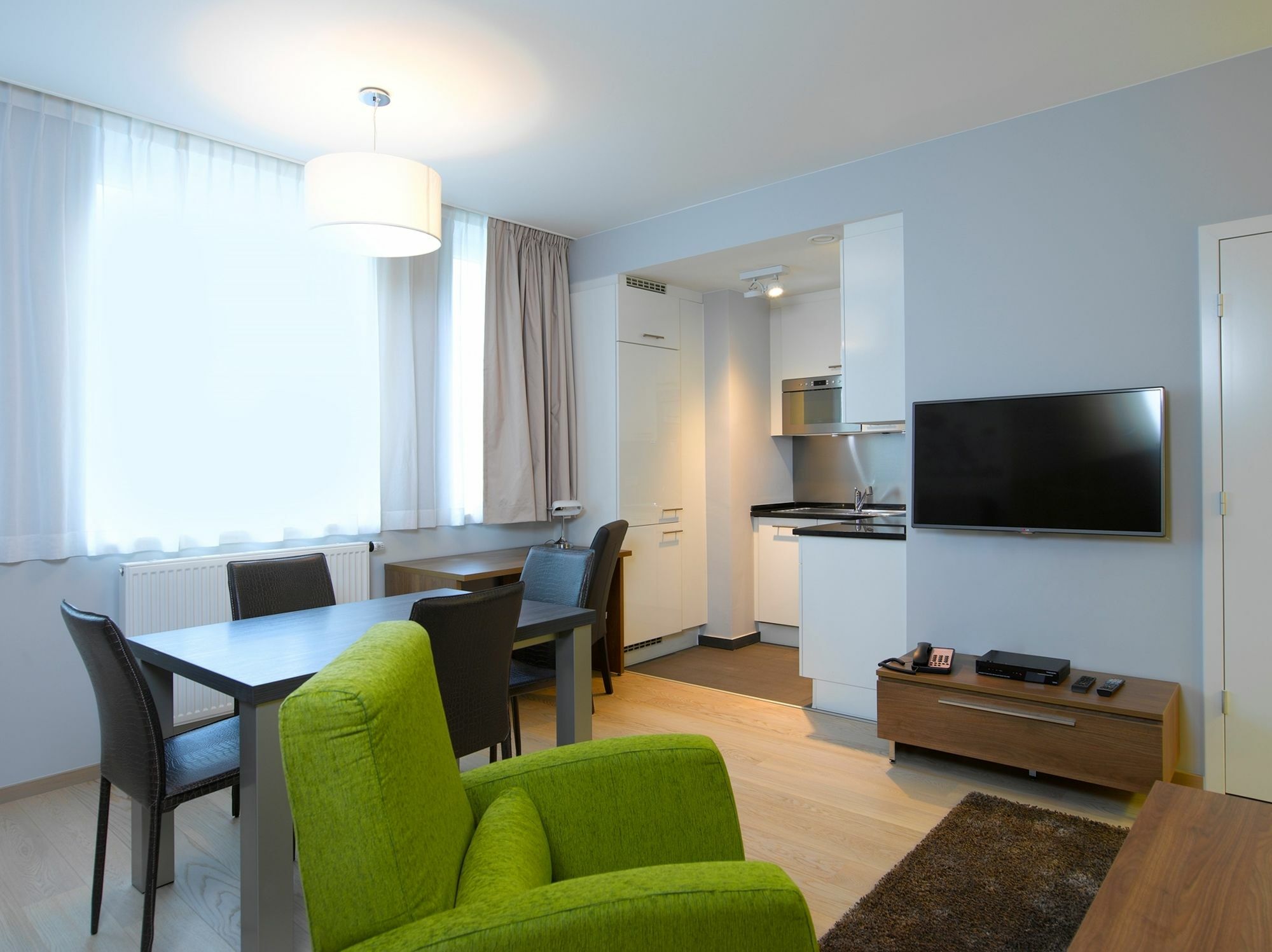 Thon Residence Florence Aparthotel Брюксел Екстериор снимка